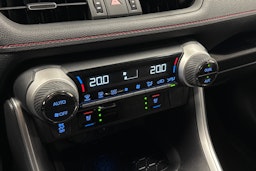 valkoinen Toyota RAV4 Plug-in 2021 kuva 23.