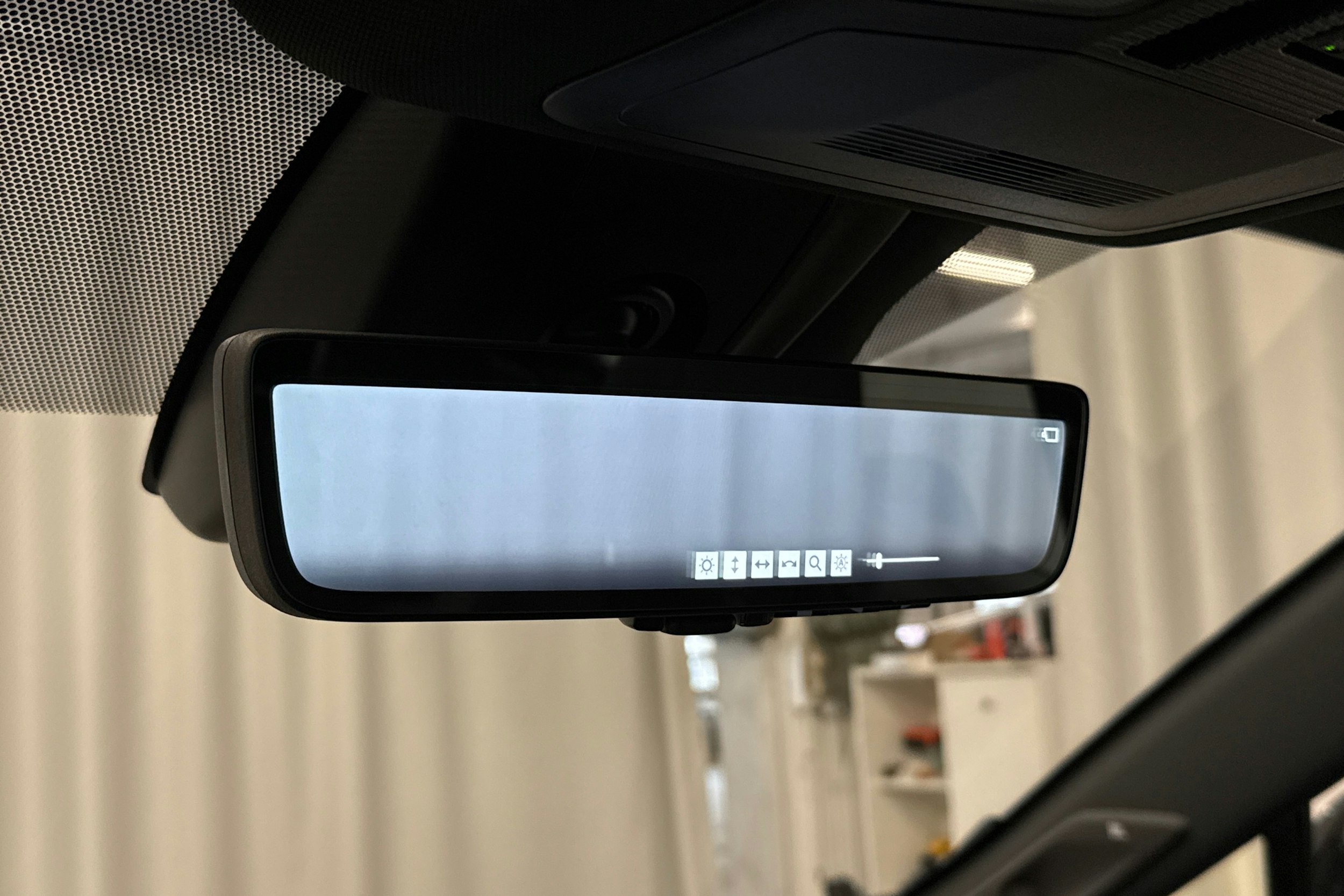 valkoinen Toyota RAV4 Plug-in 2021 kuva 25.