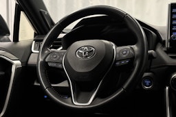 harmaa Toyota RAV4 Plug-in 2021 kuva 18.