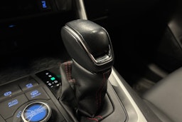 harmaa Toyota RAV4 Plug-in 2021 kuva 28.