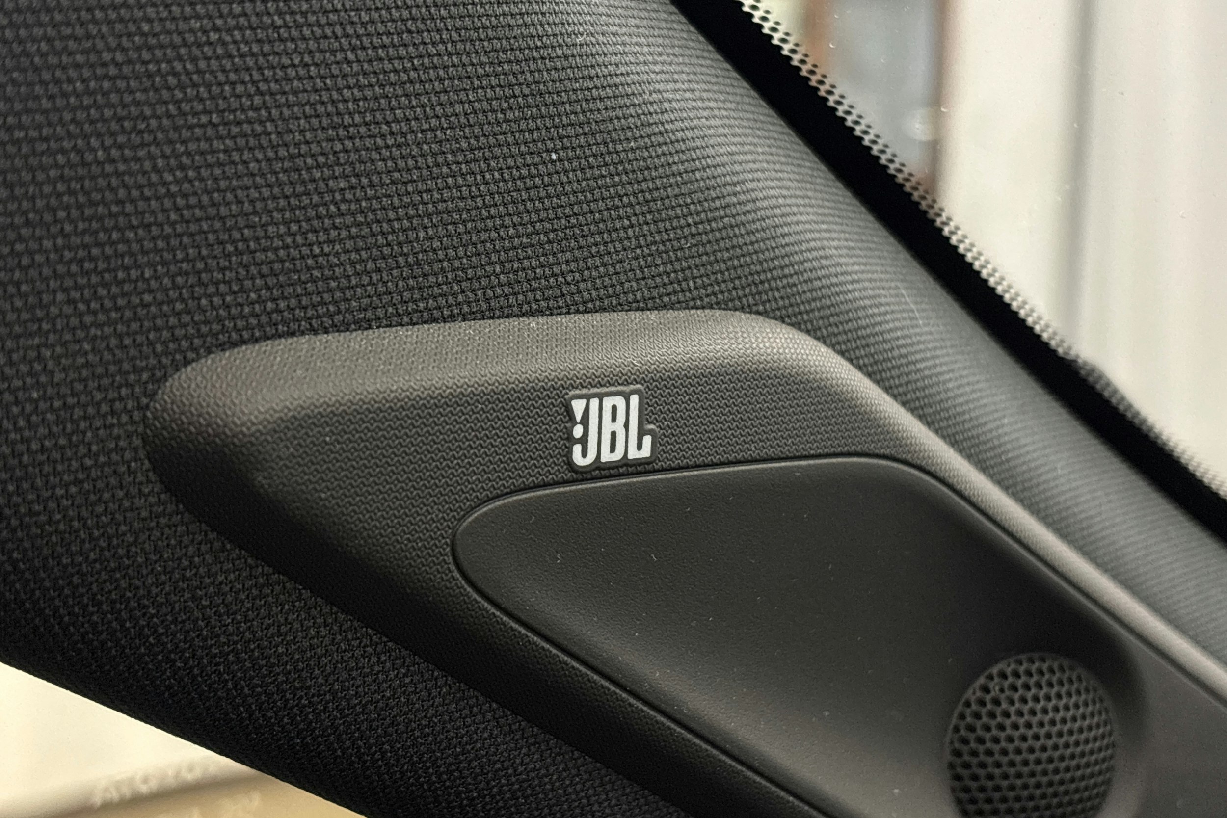 harmaa Toyota RAV4 Plug-in 2021 kuva 29.