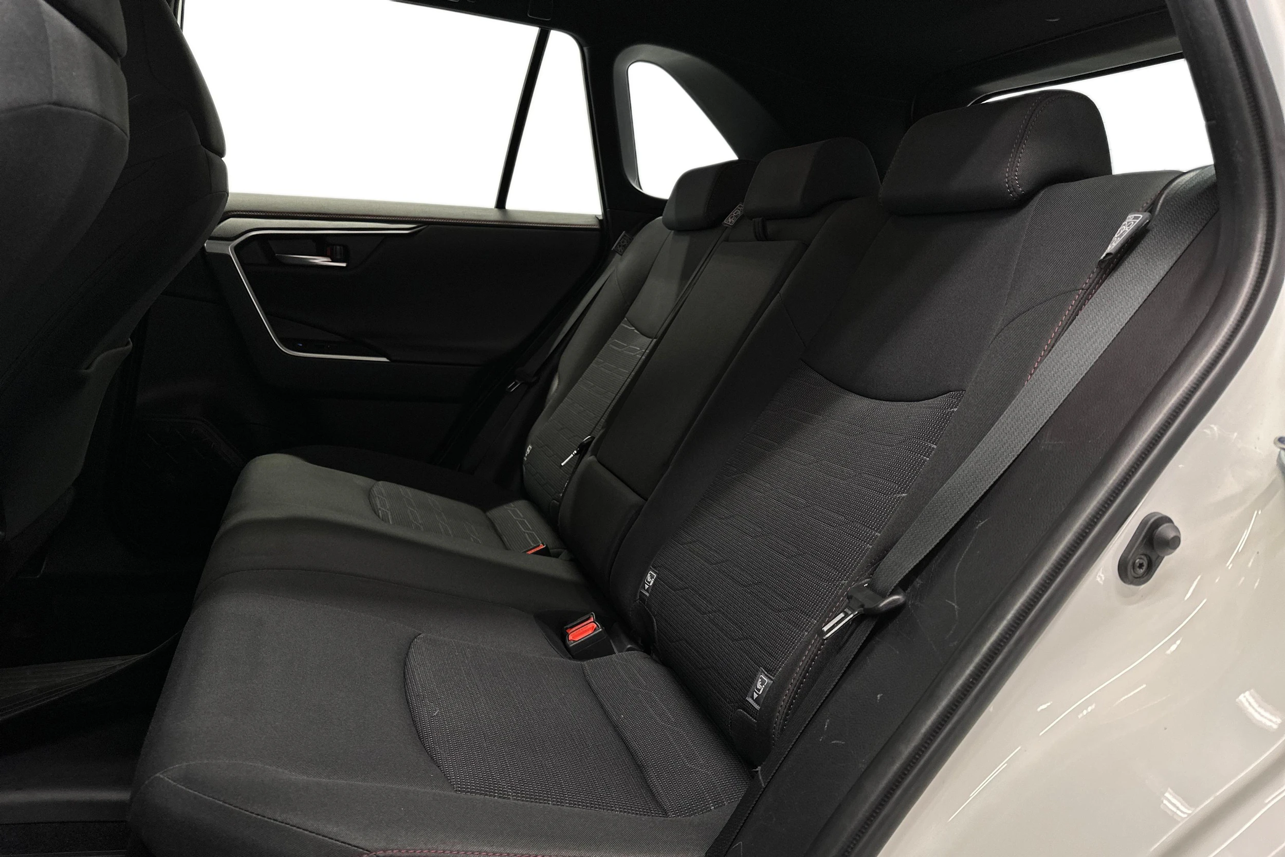 valkoinen Toyota RAV4 Plug-in 2021 kuva 8.