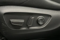 valkoinen Toyota RAV4 Plug-in 2021 kuva 14.