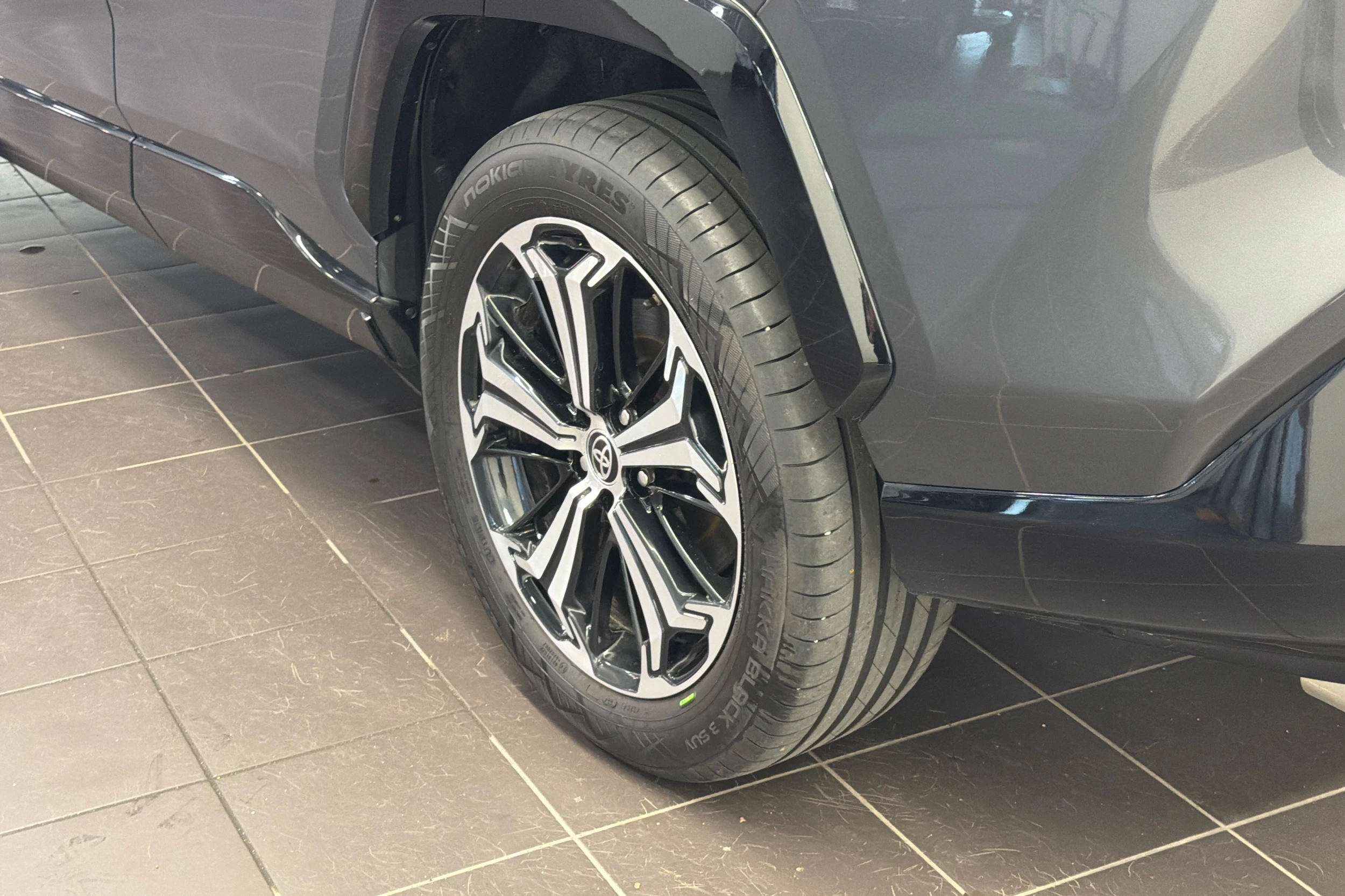 harmaa Toyota RAV4 Plug-in 2021 kuva 10.