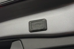 harmaa Toyota RAV4 Plug-in 2021 kuva 12.