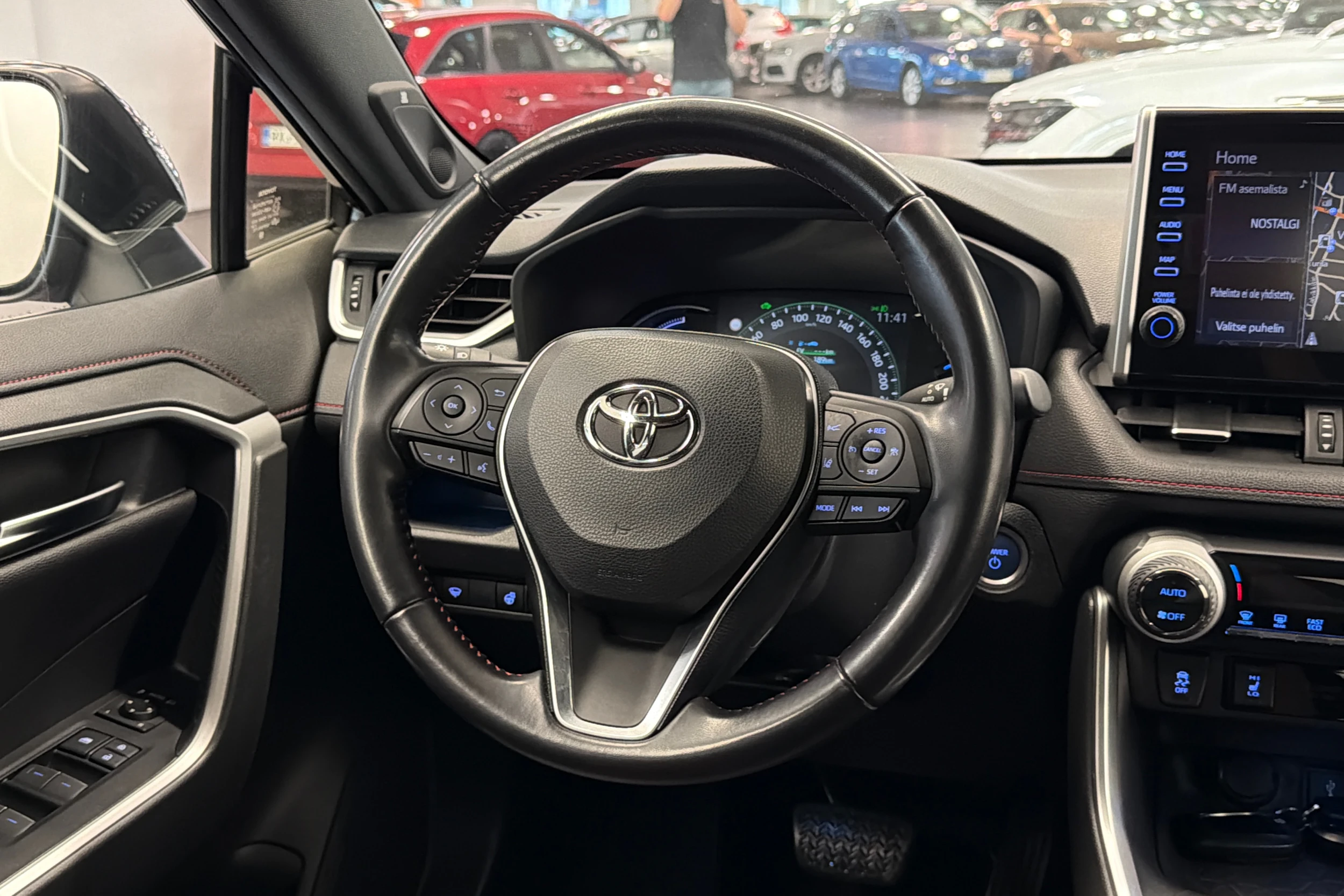 harmaa Toyota RAV4 Plug-in 2021 kuva 16.
