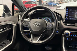 harmaa Toyota RAV4 Plug-in 2021 kuva 16.