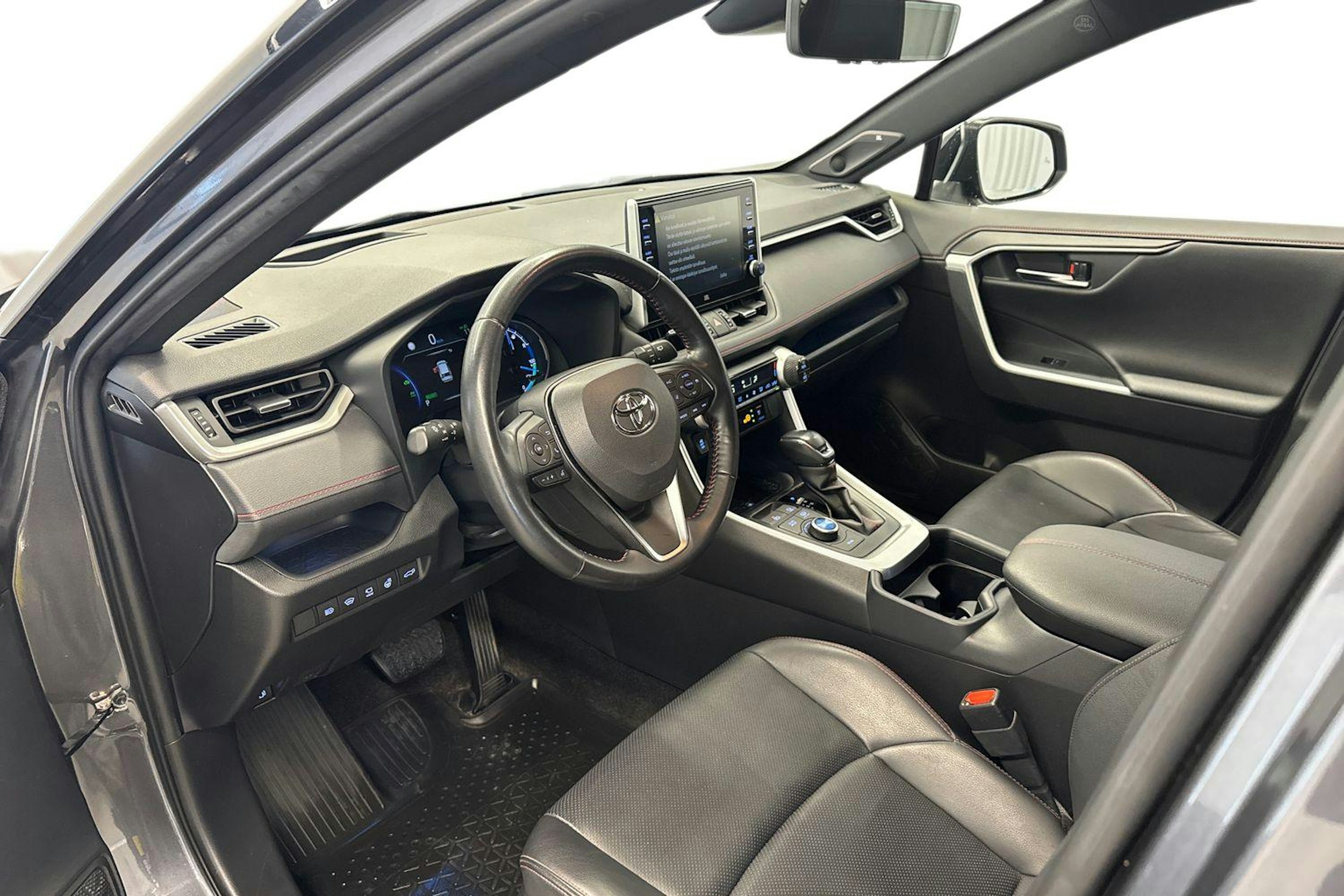 Harmaa Toyota RAV4 Plug-in 2021 kuva 7.