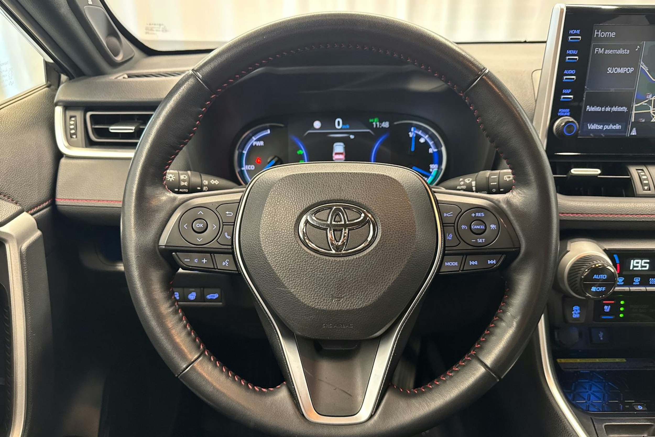 Harmaa Toyota RAV4 Plug-in 2021 kuva 14.