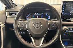 Harmaa Toyota RAV4 Plug-in 2021 kuva 14.