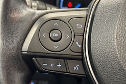 Harmaa Toyota RAV4 Plug-in 2021 kuva 15.