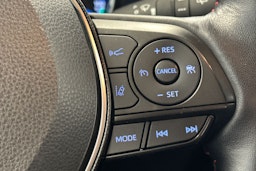Harmaa Toyota RAV4 Plug-in 2021 kuva 16.