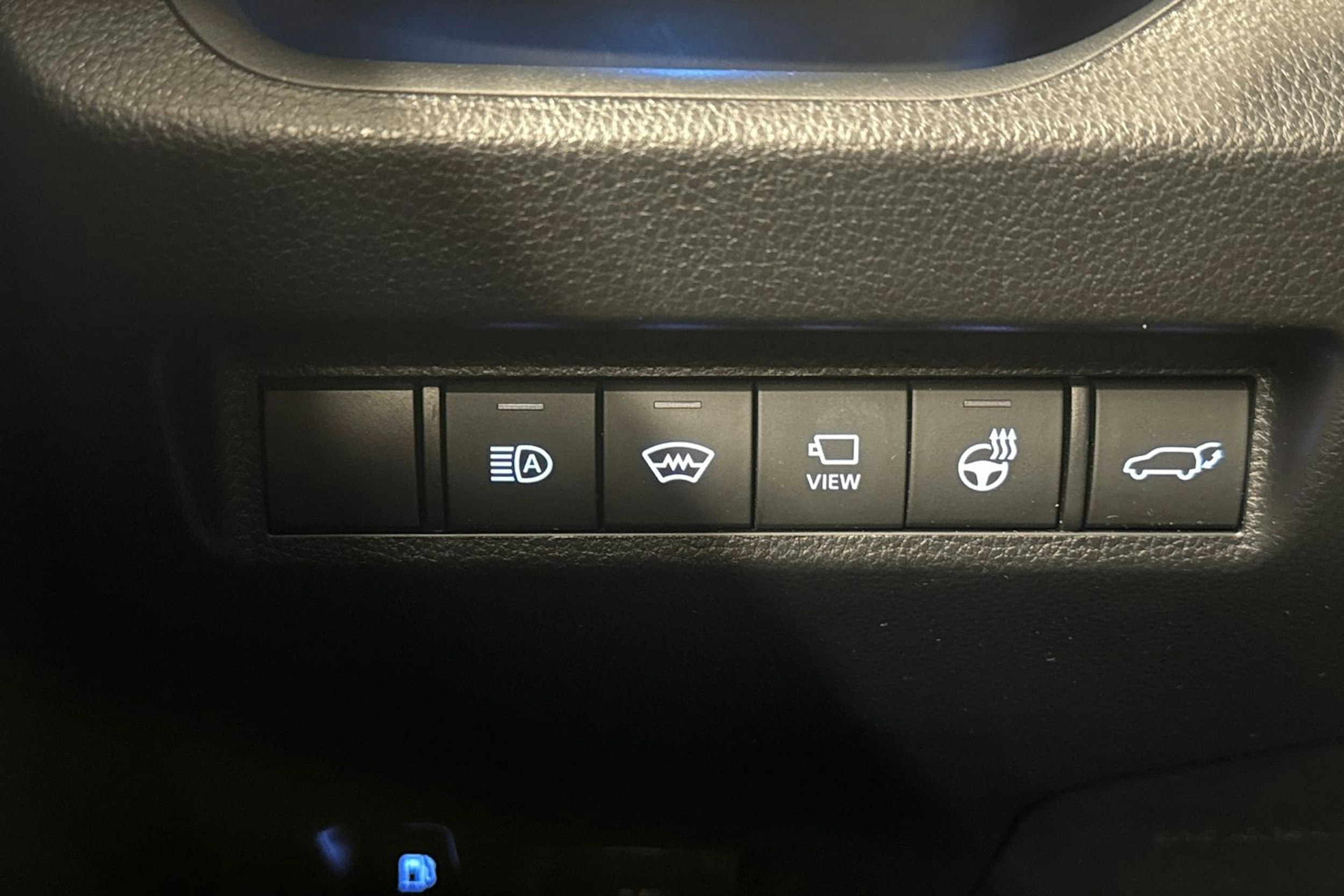 Harmaa Toyota RAV4 Plug-in 2021 kuva 17.