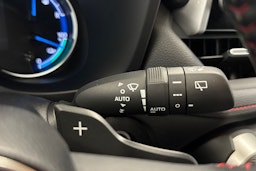 Harmaa Toyota RAV4 Plug-in 2021 kuva 21.