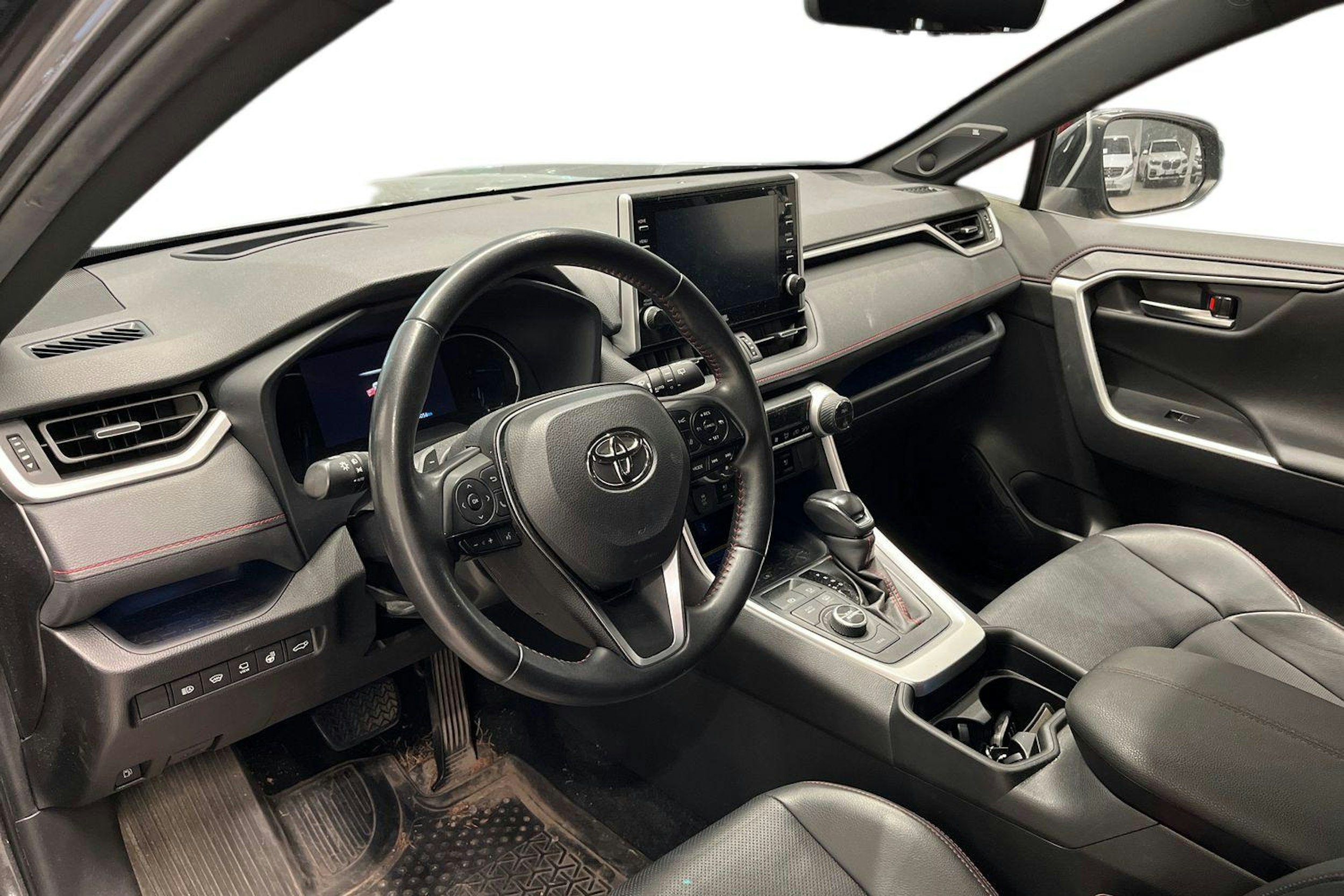 harmaa Toyota RAV4 Plug-in 2021 kuva 3.
