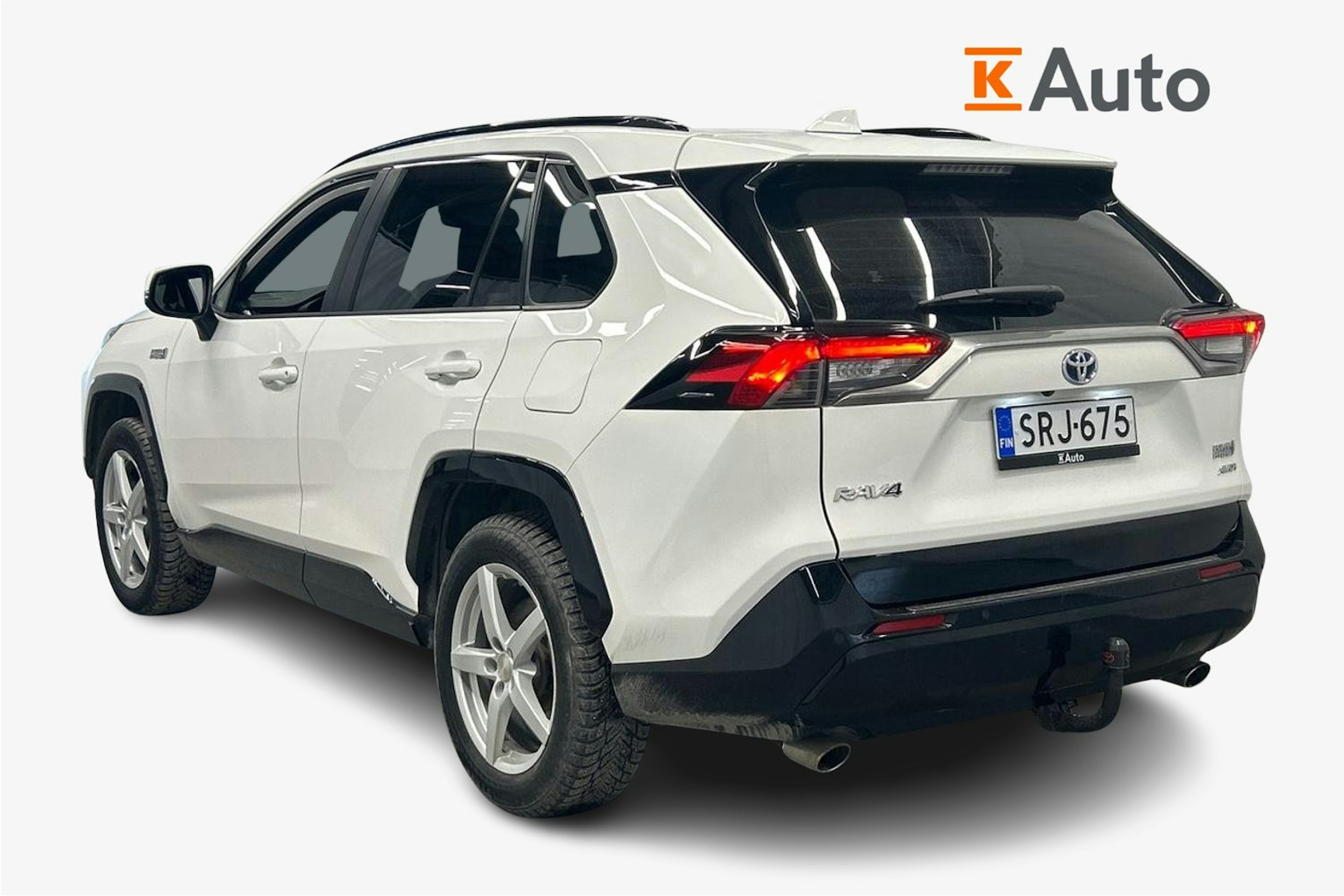 valkoinen Toyota RAV4 Plug-in 2021 kuva 2.