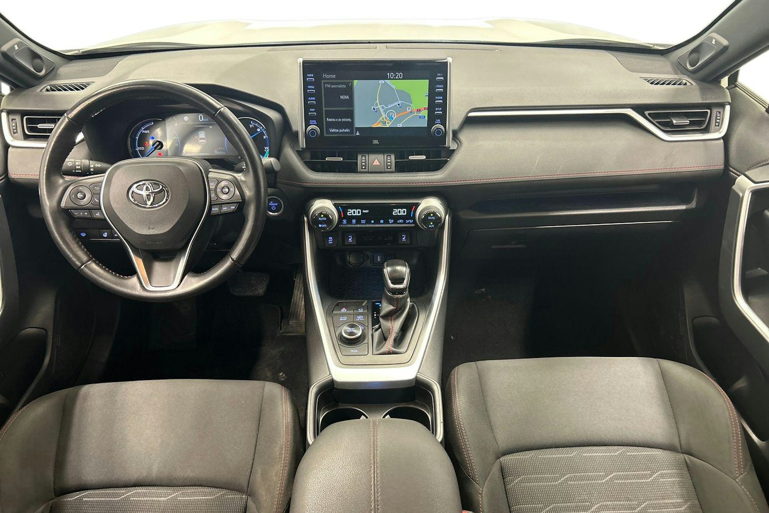 valkoinen Toyota RAV4 Plug-in 2021 kuva 9.