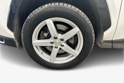 valkoinen Toyota RAV4 Plug-in 2021 kuva 11.