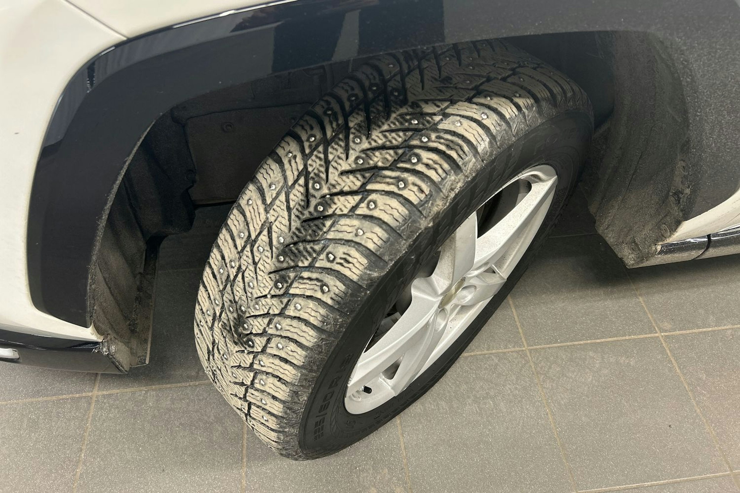 valkoinen Toyota RAV4 Plug-in 2021 kuva 13.