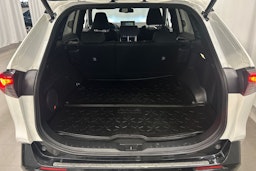 valkoinen Toyota RAV4 Plug-in 2021 kuva 16.