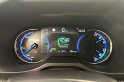 valkoinen Toyota RAV4 Plug-in 2021 kuva 19.