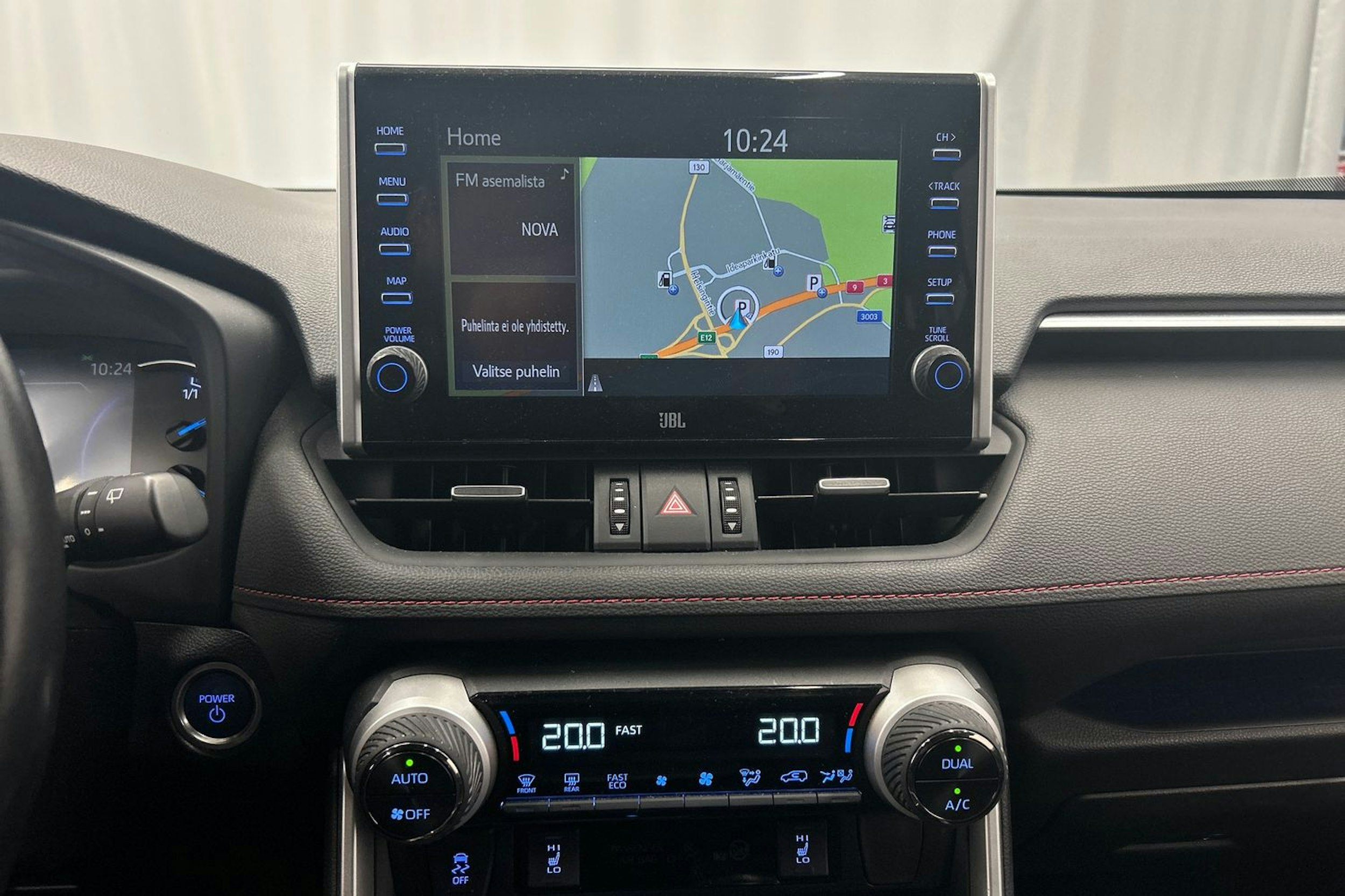 valkoinen Toyota RAV4 Plug-in 2021 kuva 22.