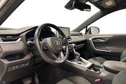 valkoinen Toyota RAV4 Plug-in 2022 kuva 7.