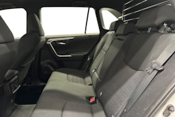 valkoinen Toyota RAV4 Plug-in 2022 kuva 10.
