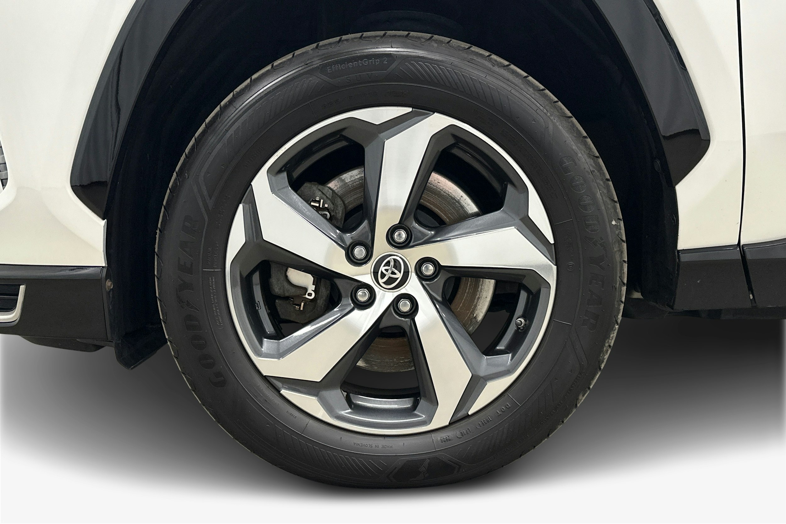 valkoinen Toyota RAV4 Plug-in 2022 kuva 11.