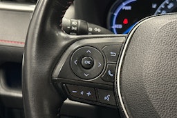 valkoinen Toyota RAV4 Plug-in 2022 kuva 19.
