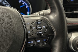 valkoinen Toyota RAV4 Plug-in 2022 kuva 20.