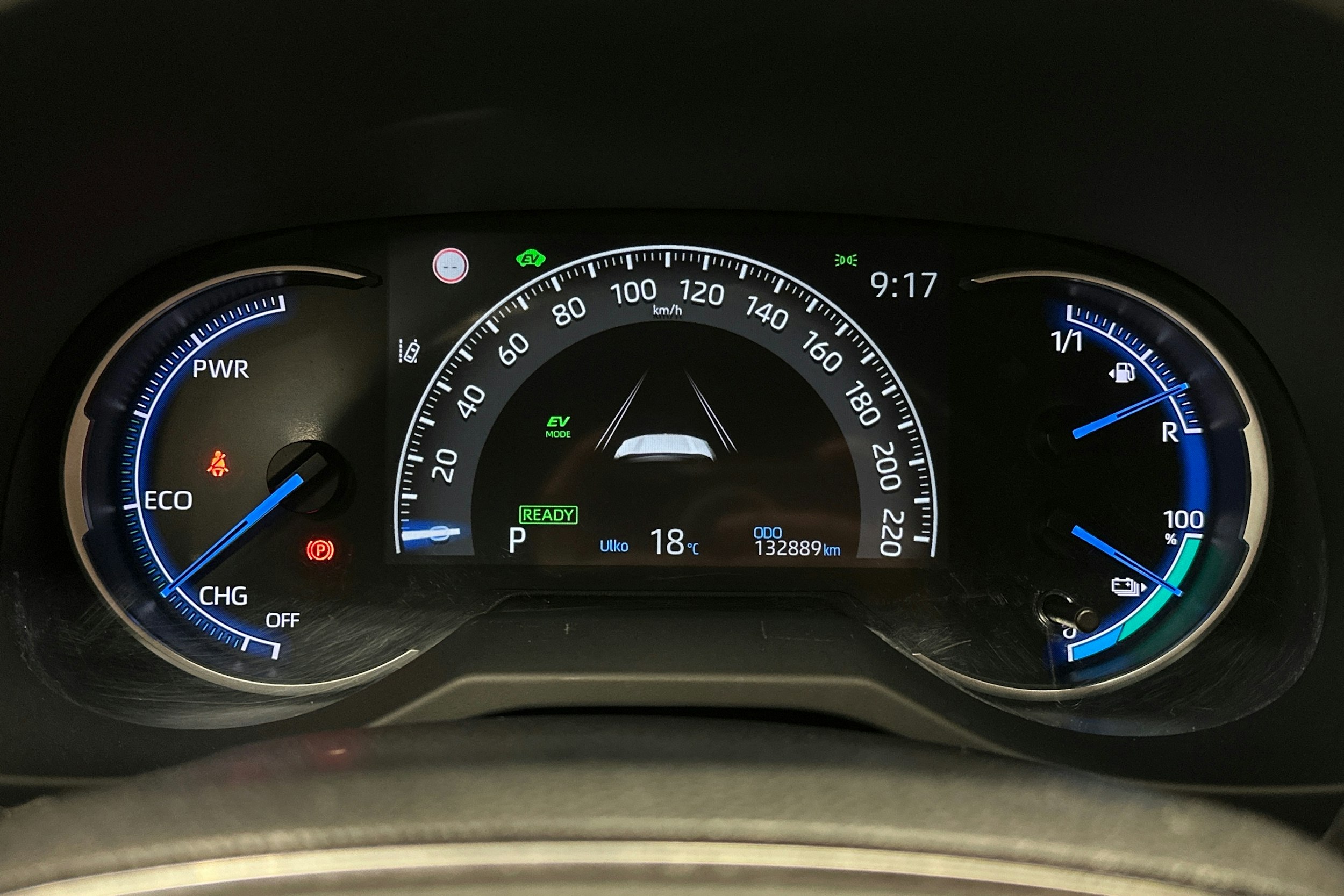 valkoinen Toyota RAV4 Plug-in 2022 kuva 21.