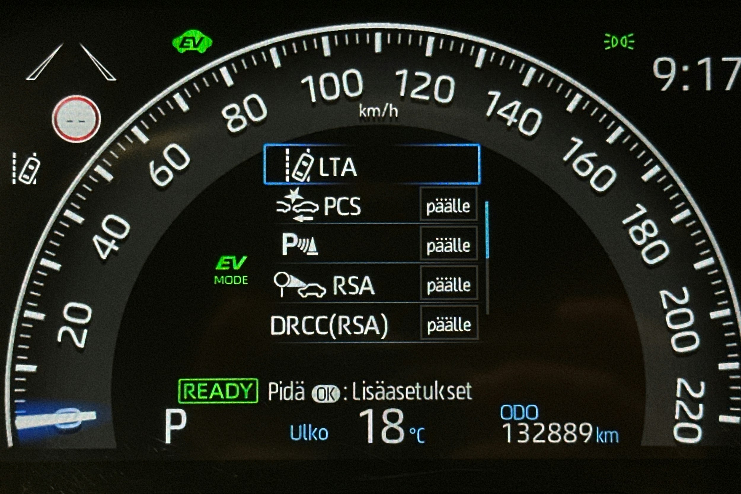 valkoinen Toyota RAV4 Plug-in 2022 kuva 22.