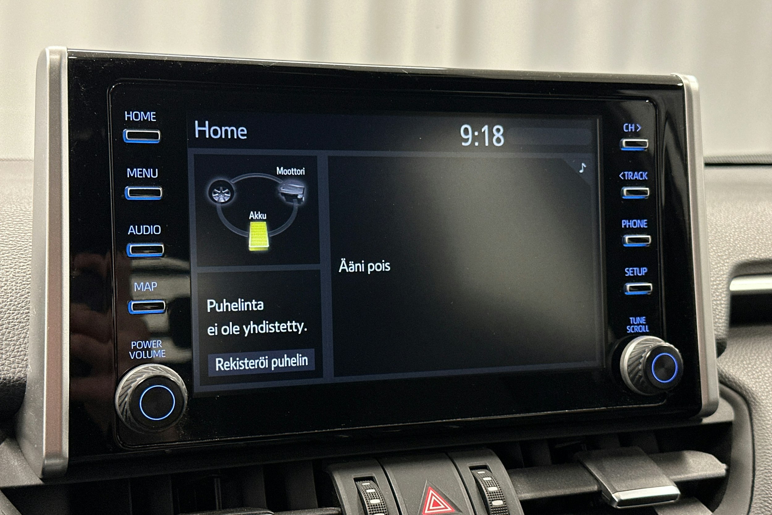 valkoinen Toyota RAV4 Plug-in 2022 kuva 23.
