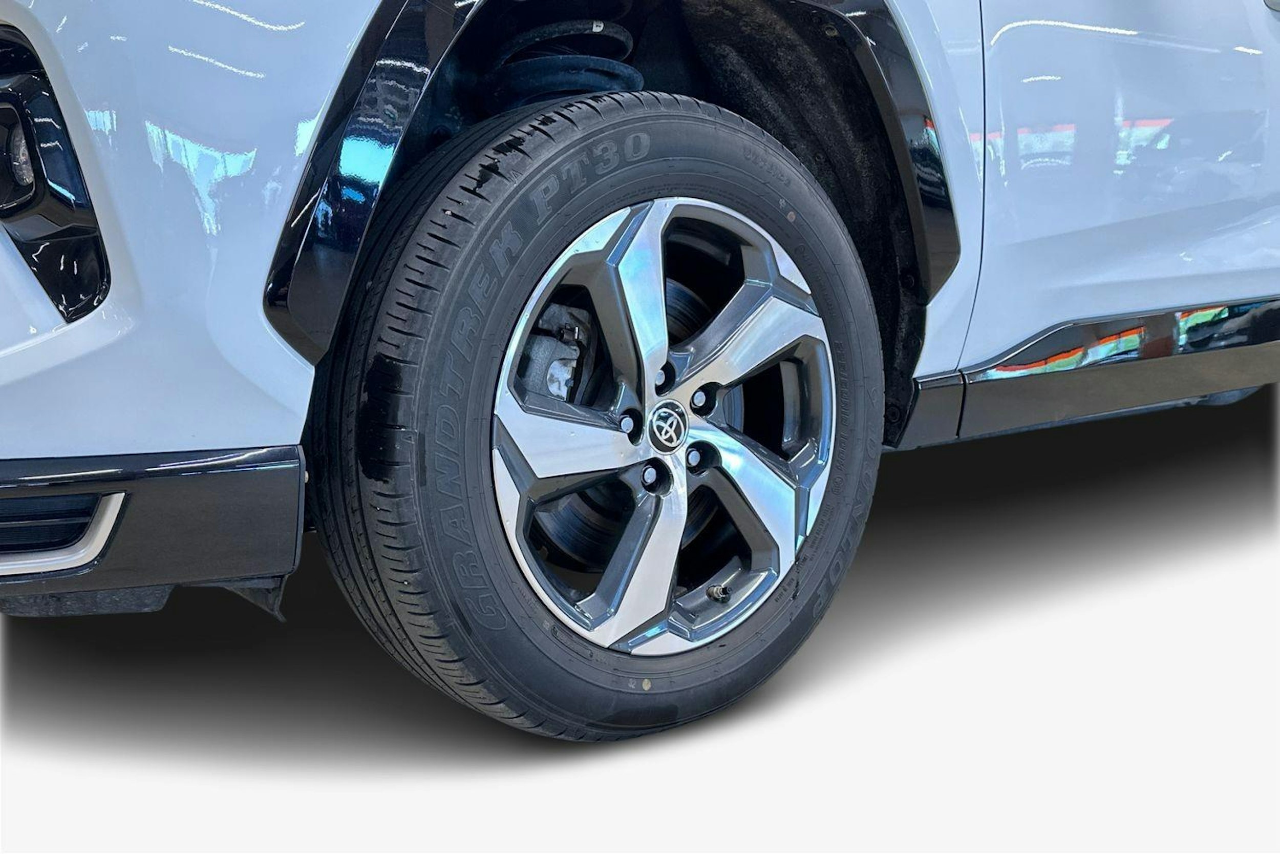 valkoinen Toyota RAV4 Plug-in 2022 kuva 13.