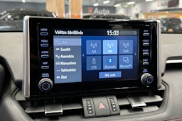 valkoinen Toyota RAV4 Plug-in 2022 kuva 16.