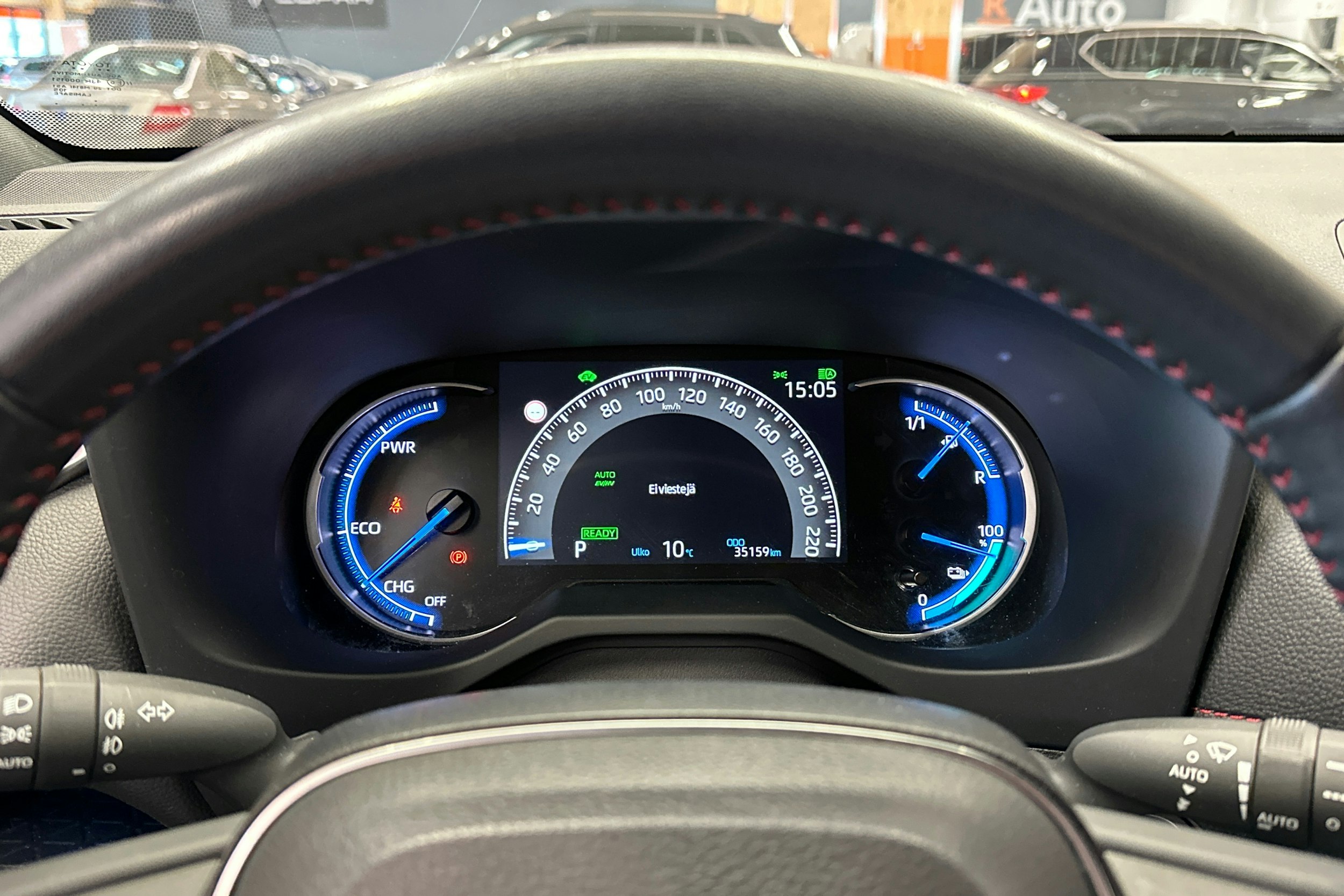 valkoinen Toyota RAV4 Plug-in 2022 kuva 21.