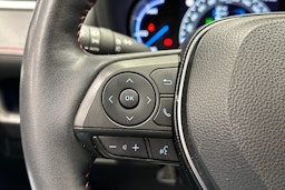 valkoinen Toyota RAV4 Plug-in 2022 kuva 23.