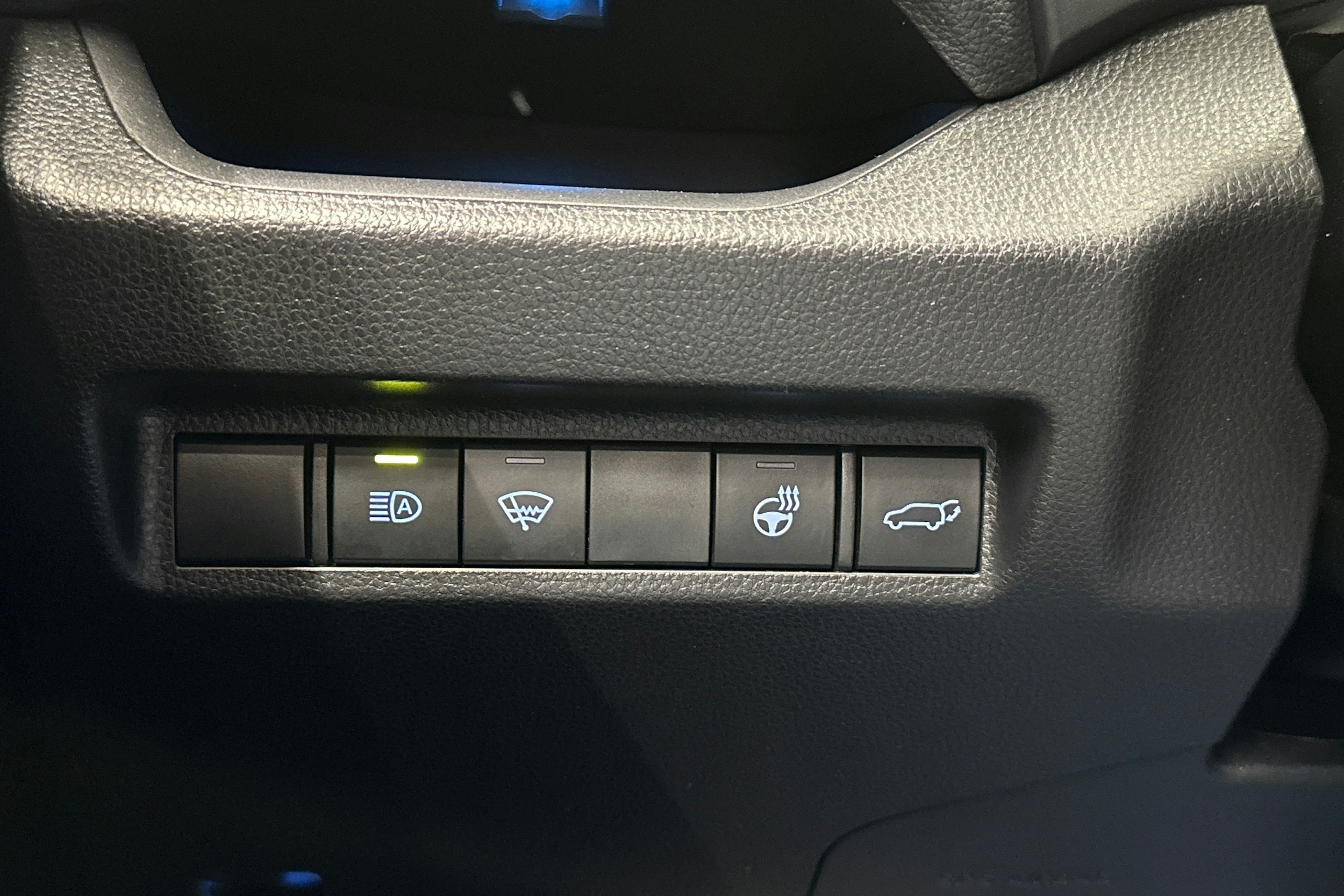 valkoinen Toyota RAV4 Plug-in 2022 kuva 25.