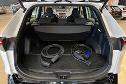 valkoinen Toyota RAV4 Plug-in 2022 kuva 28.
