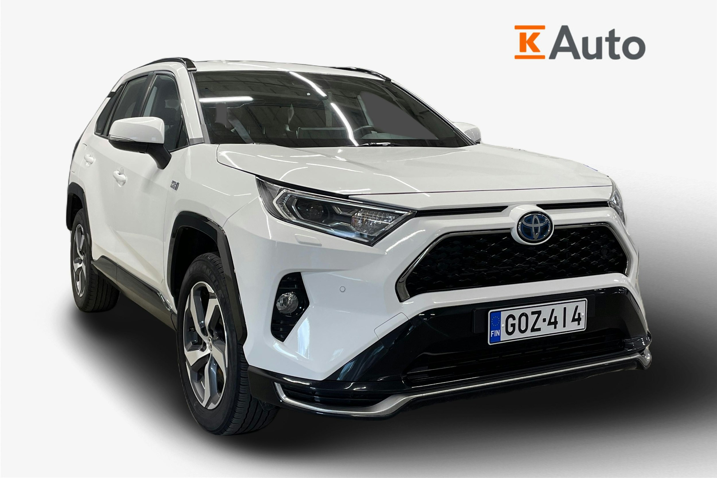 Valkoinen Toyota RAV4 Plug-in 2022 kuva 1.