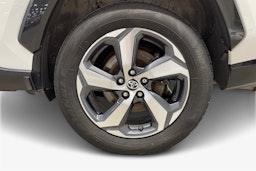 Valkoinen Toyota RAV4 Plug-in 2022 kuva 11.