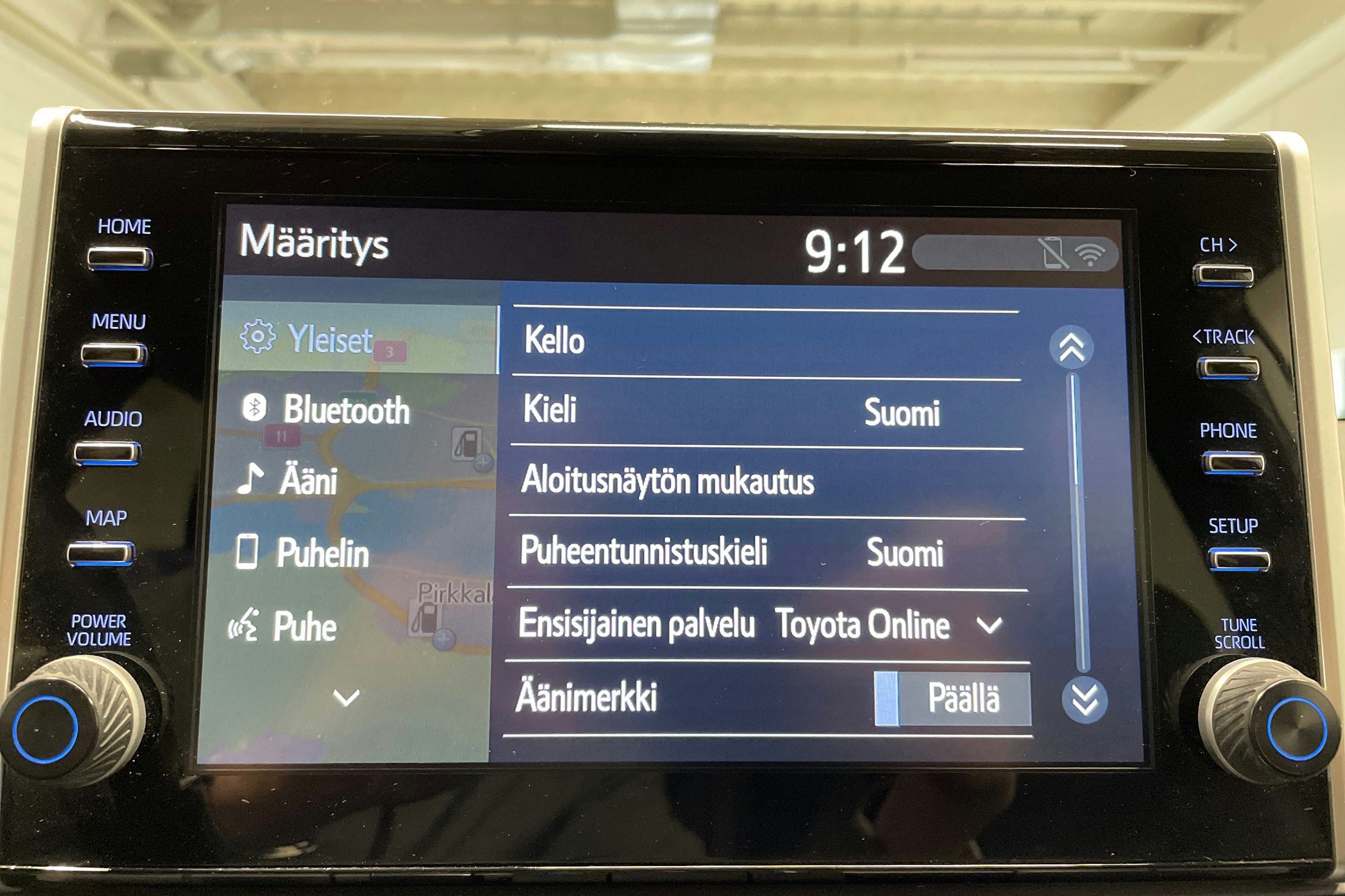 Valkoinen Toyota RAV4 Plug-in 2022 kuva 19.