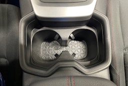 Valkoinen Toyota RAV4 Plug-in 2022 kuva 23.