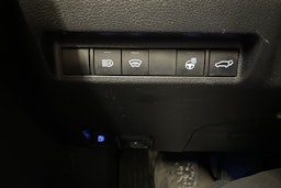 Valkoinen Toyota RAV4 Plug-in 2022 kuva 24.