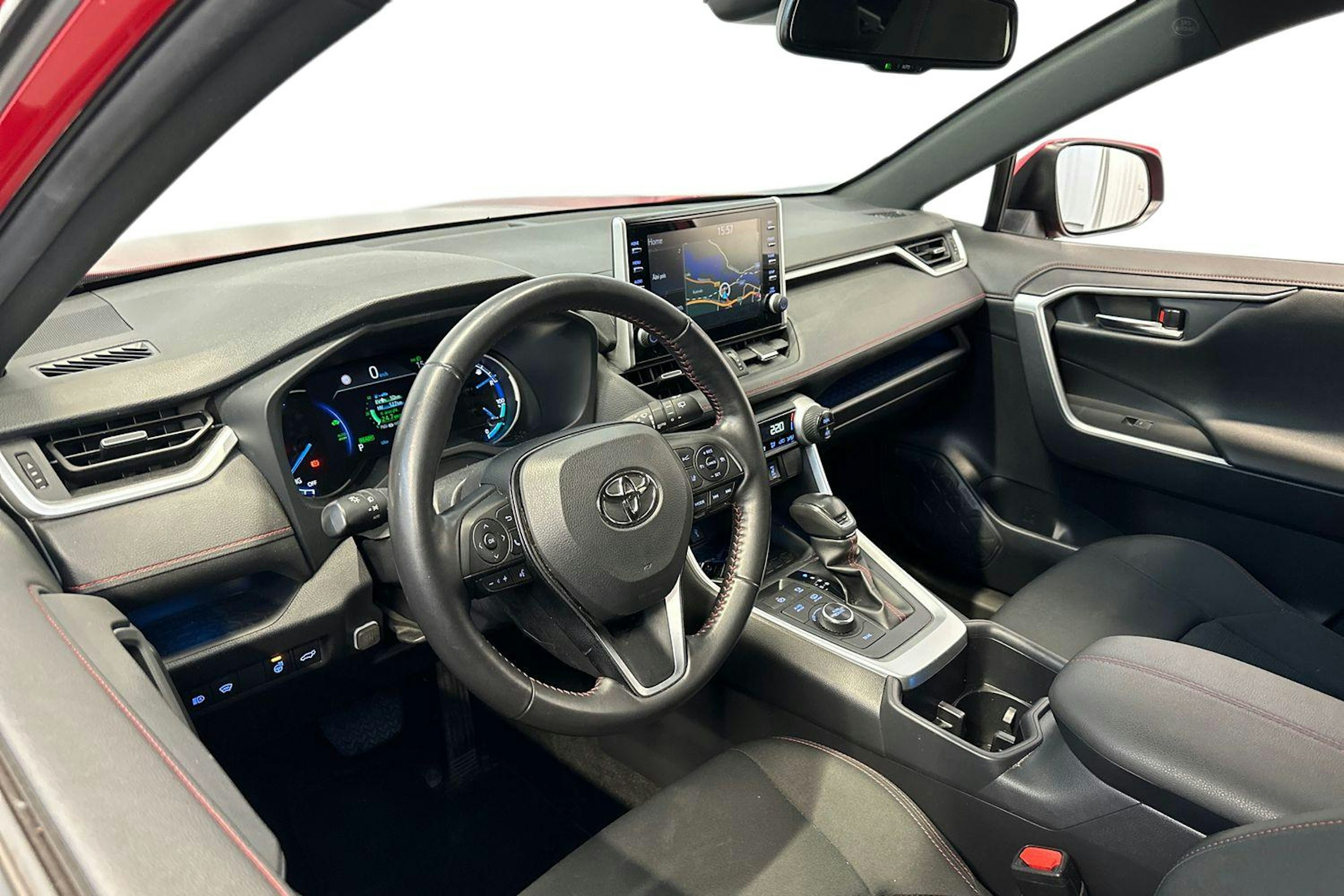 Punainen Toyota RAV4 Plug-in 2022 kuva 7.