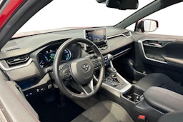 Punainen Toyota RAV4 Plug-in 2022 kuva 7.