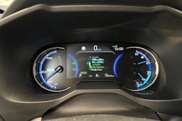 Punainen Toyota RAV4 Plug-in 2022 kuva 21.