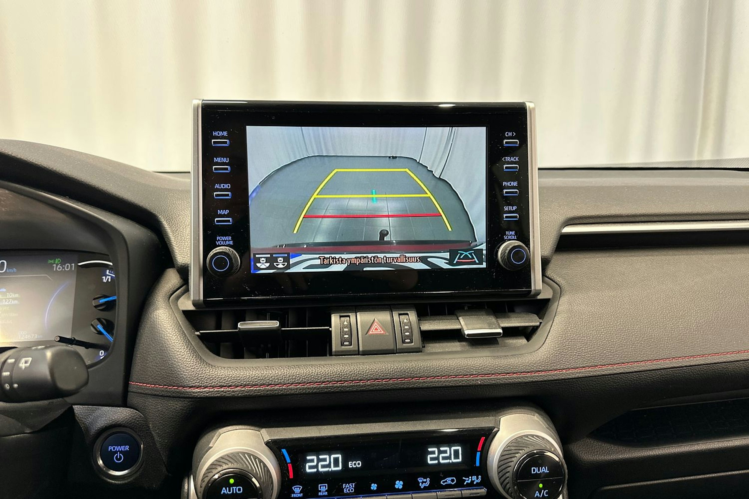 Punainen Toyota RAV4 Plug-in 2022 kuva 23.