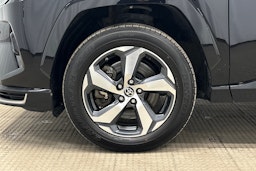 musta Toyota RAV4 Plug-in 2022 kuva 9.